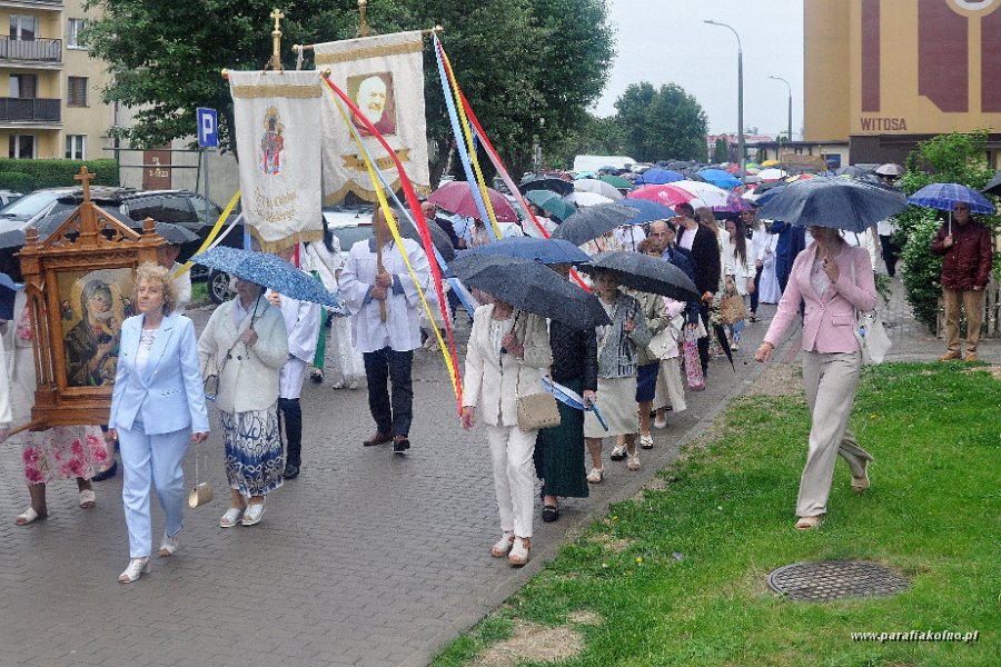 127 Procesja eucharystyczna.jpg